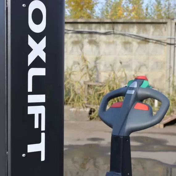 OXLIFT PS 1536 1,5 т 3,6 м Самоходный штабелер с платформой оператора в Москве купить по выгодной цене 100kwatt.ru