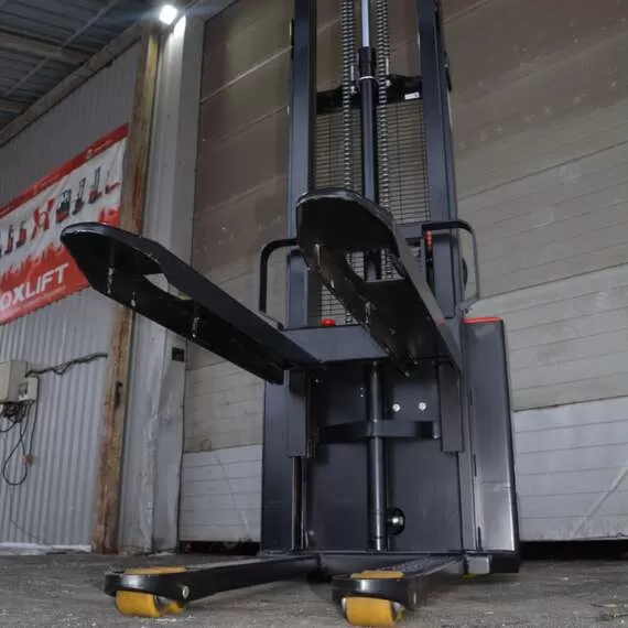 OXLIFT AX 1230H 3000 Мм 1200 Кг Самоходный Штабелер в Москве купить по выгодной цене 100kwatt.ru